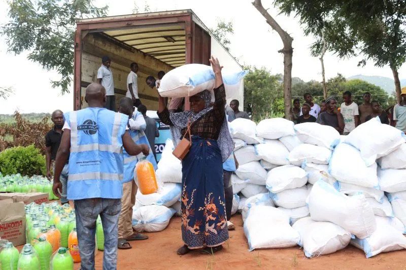 Food distribution in progress